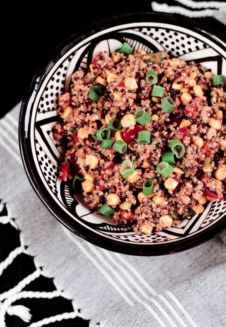 gesunde Ernährung: Quinoa Salat – würzig, nussig, lecker