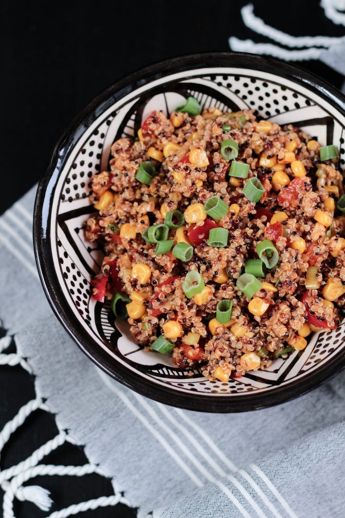 gesunde Ernährung, würziger Quinoa-Salat, Quinoasalat, Rezept